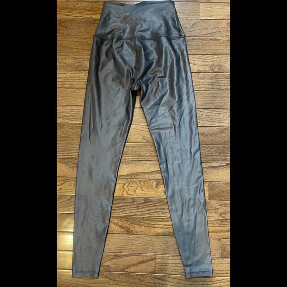 Grey metallic beyond yoga leggings size small - Picture 4 of 5